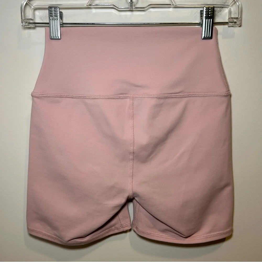 Alo Yoga 5” Airbrush High-Waist Biker Short Light Pink Size Extra Small - Picture 6 of 9